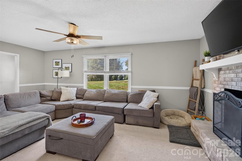 120 Regal Cir, Mooresville, NC 28117