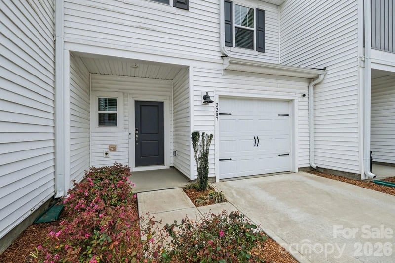 2207 Belterra Dr, Charlotte, NC 28216