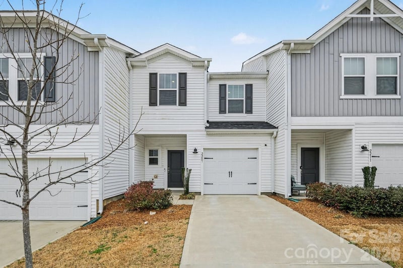 2207 Belterra Dr, Charlotte, NC 28216