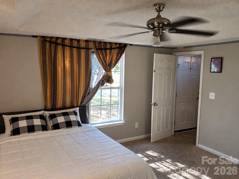 3513 Joel Turner Dr, Charlotte, NC 28216