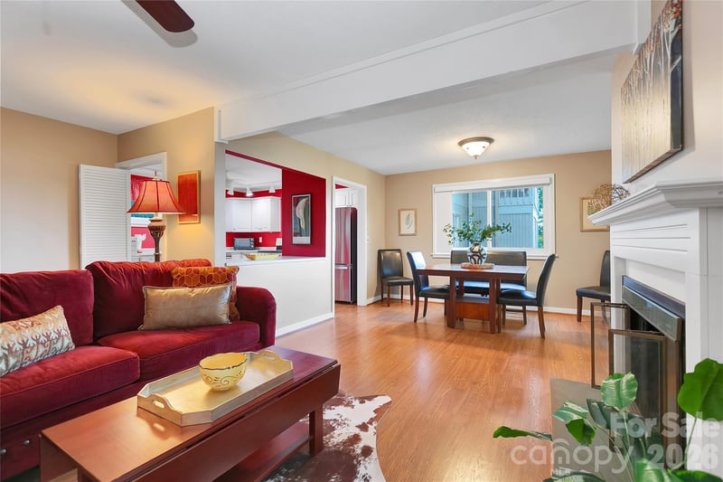 210 Tinequa Dr, Brevard, NC 28712