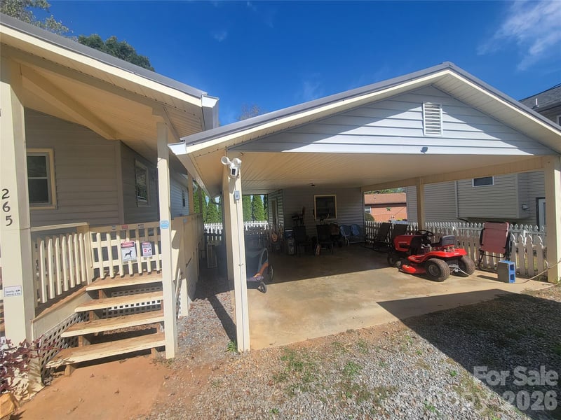 265 Midland Dr, Waynesville, NC 28785