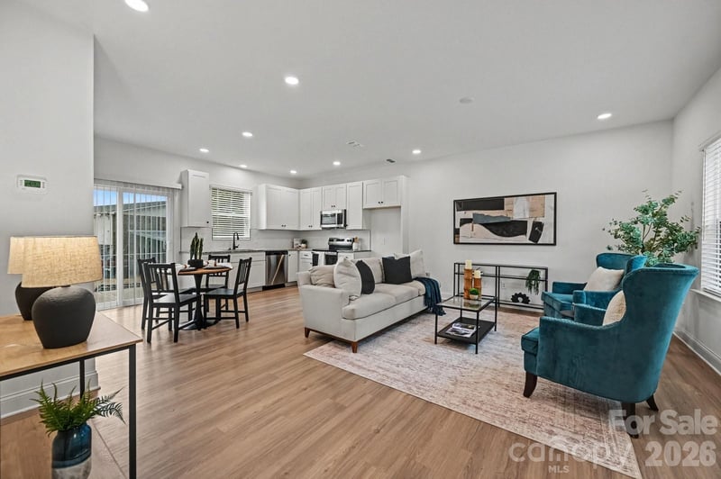 45 E 13th St, Newton, NC 28658