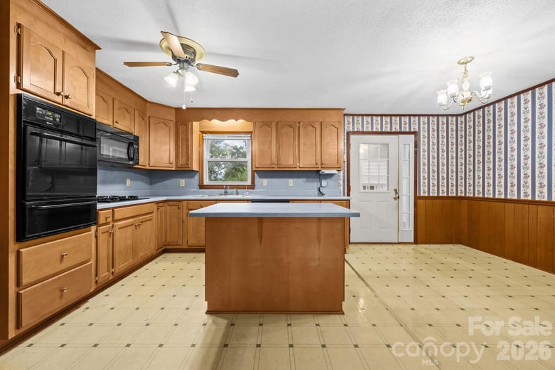 117 Tremont Ter, Bessemer City, NC 28016