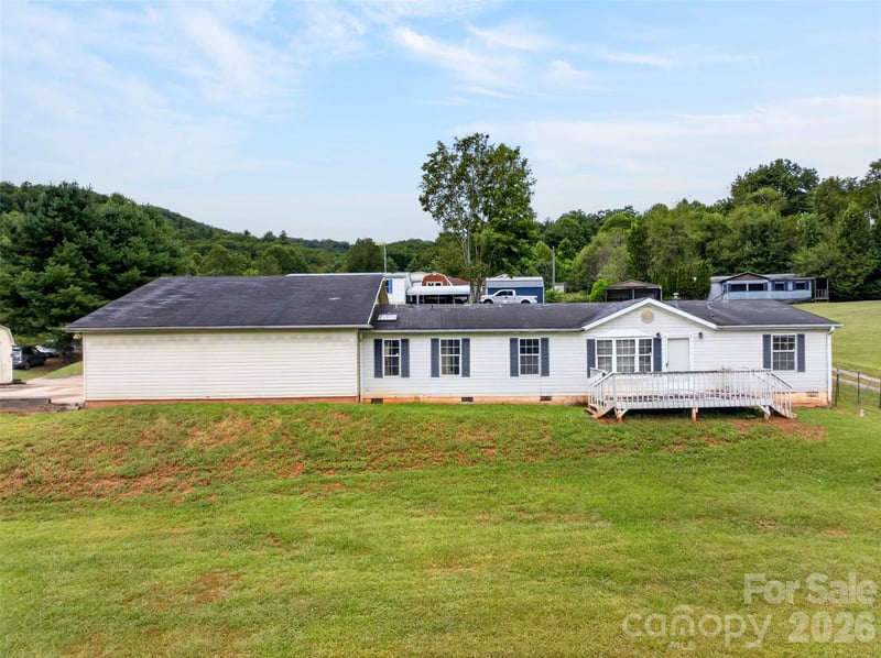 3 S Creek Dr, Leicester, NC 28748