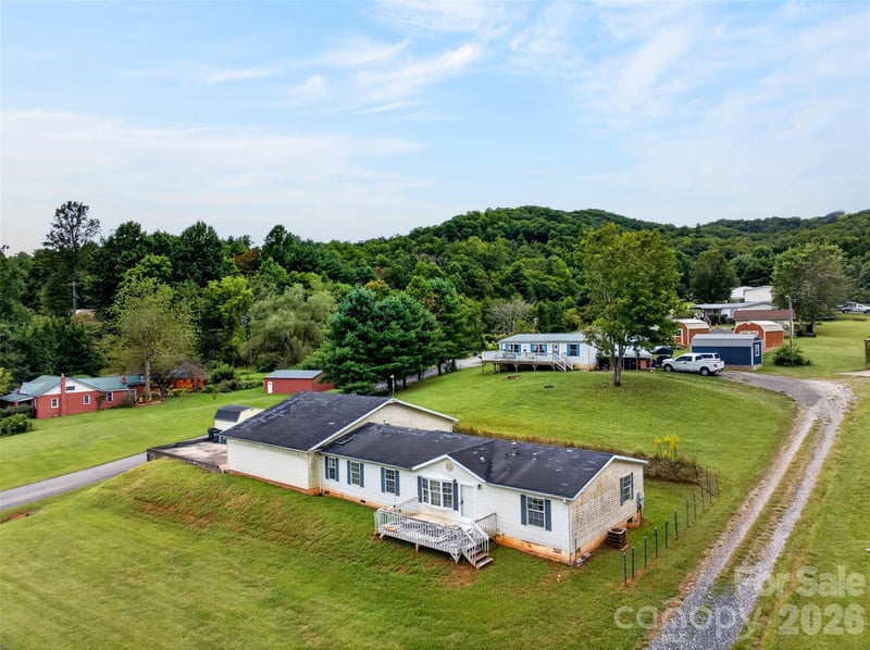 3 S Creek Dr, Leicester, NC 28748