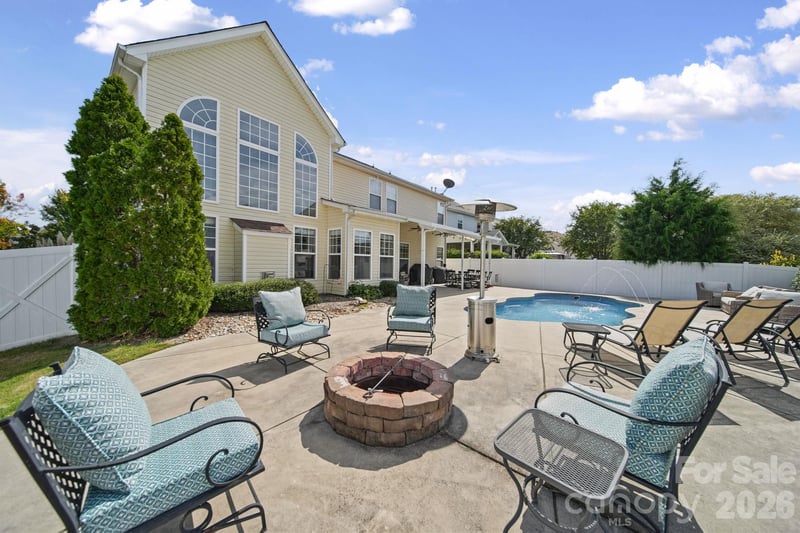 3604 Grovecreek Pond Dr, Concord, NC 28027