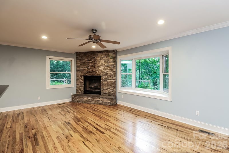522 Glen Cannon Dr, Pisgah Forest, NC 28768