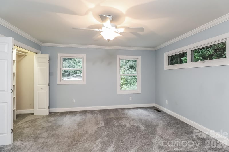 522 Glen Cannon Dr, Pisgah Forest, NC 28768