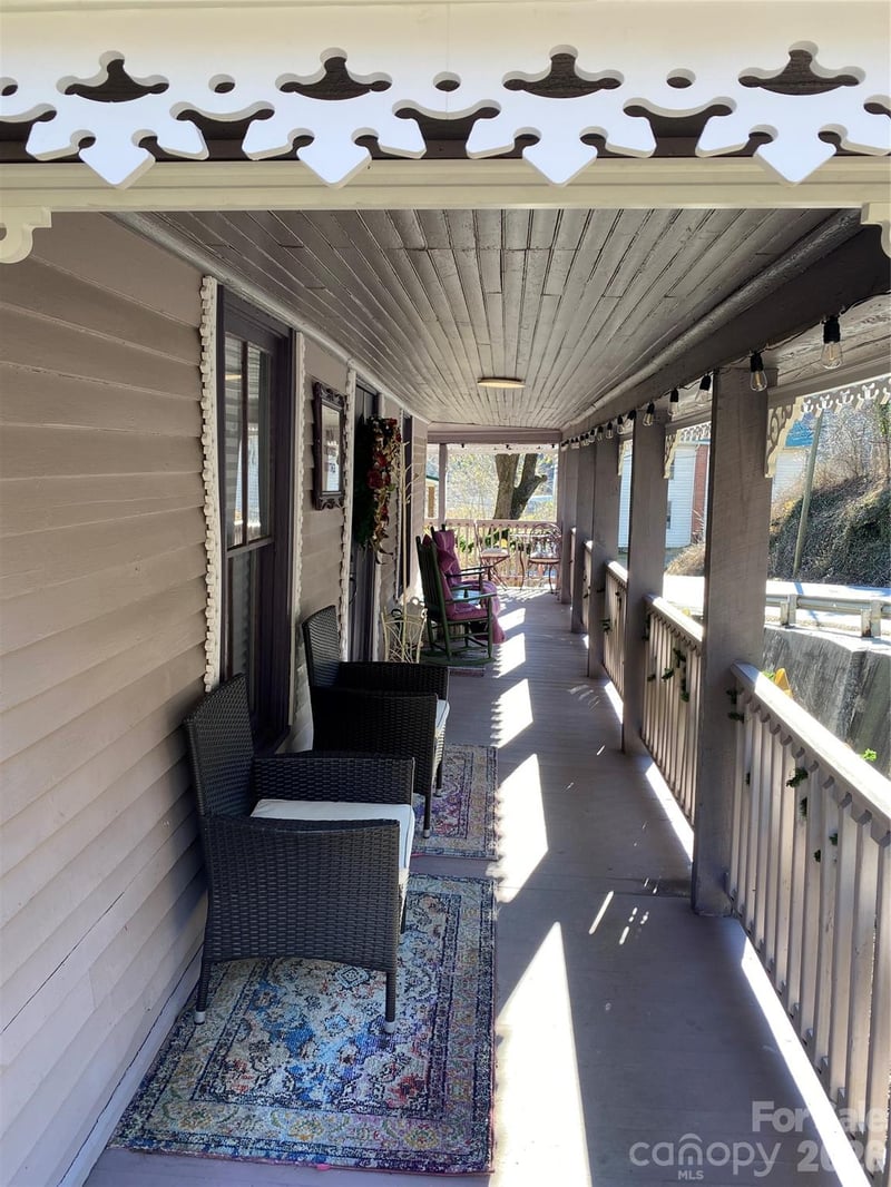 300 N Main St, Marshall, NC 28753