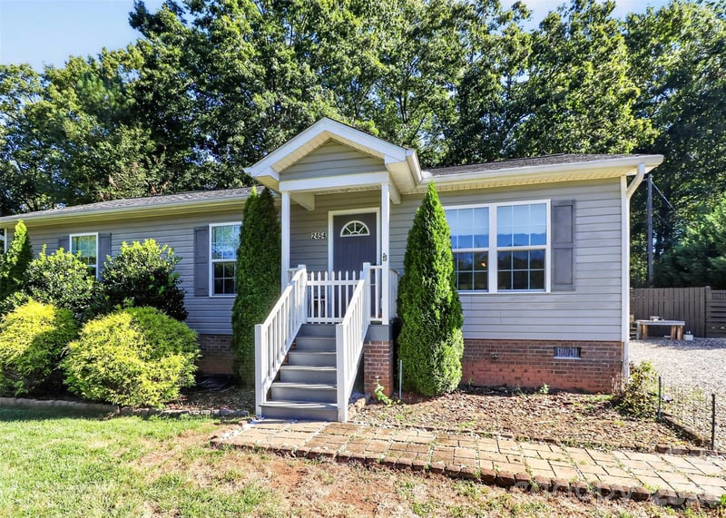 2454 Oak Valley Ln, Maiden, NC 28650