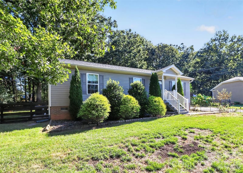 2454 Oak Valley Ln, Maiden, NC 28650