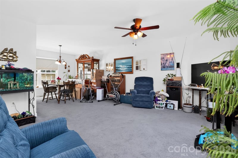 2454 Oak Valley Ln, Maiden, NC 28650