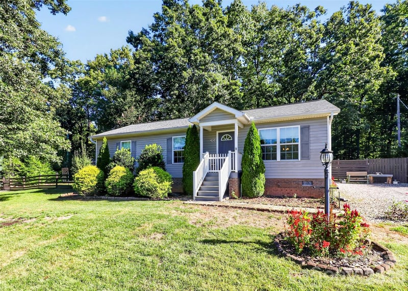 2454 Oak Valley Ln, Maiden, NC 28650