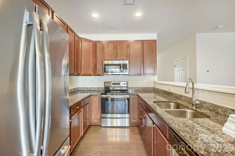 5008 Spring Arbor Ln, Charlotte, NC 28213