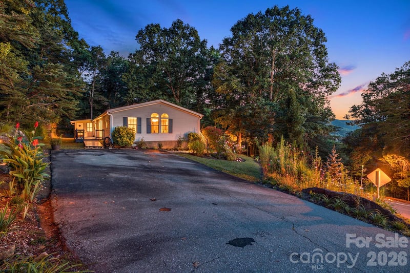 75 Cliffview Dr, Asheville, NC 28803