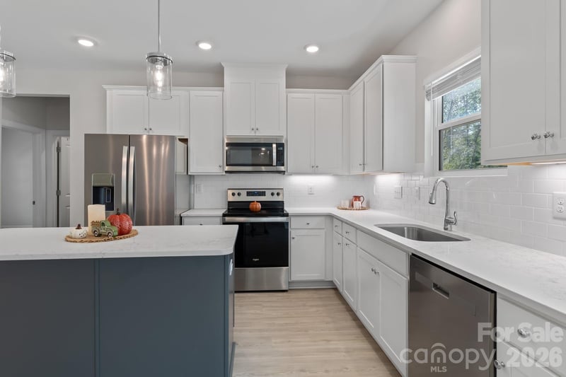 916 Westminster Dr #8, Statesville, NC 28677