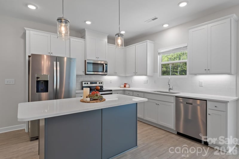 916 Westminster Dr #8, Statesville, NC 28677