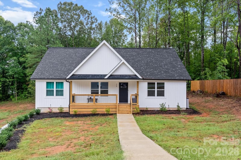 110 S Yadkin River Rd, Statesville, NC 28625