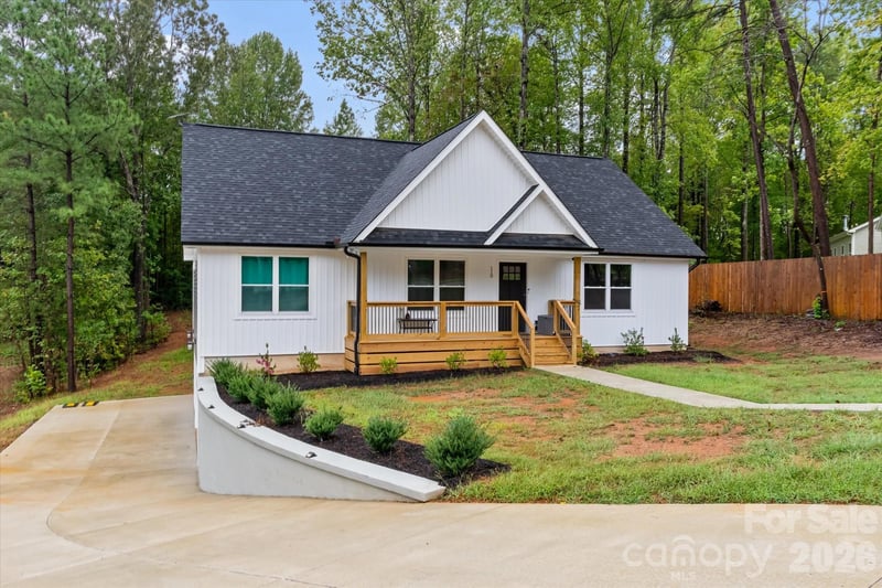 110 S Yadkin River Rd, Statesville, NC 28625
