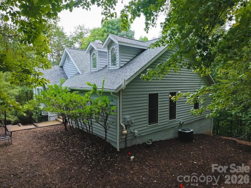212 Ridgeway Rd, Lake Lure, NC 28746