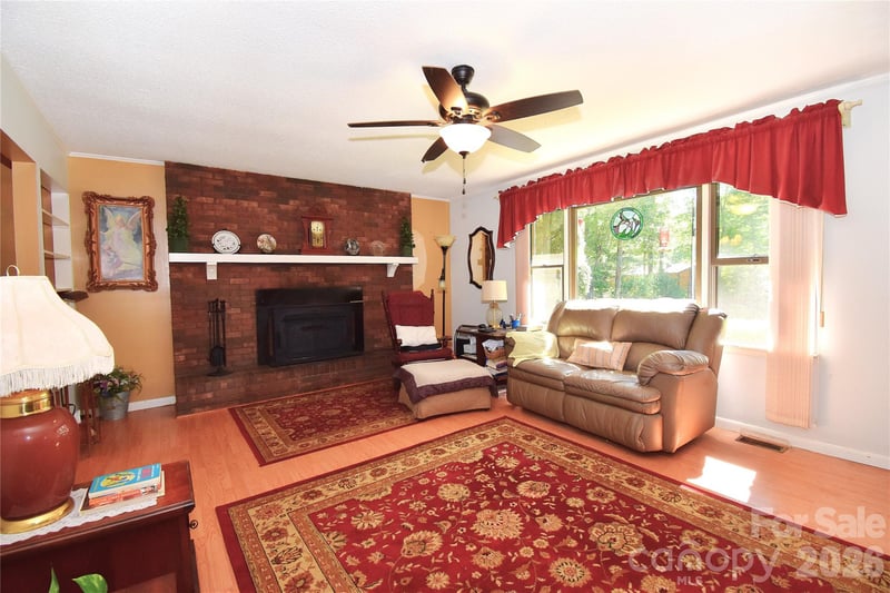39 Maynard Rd, Candler, NC 28715