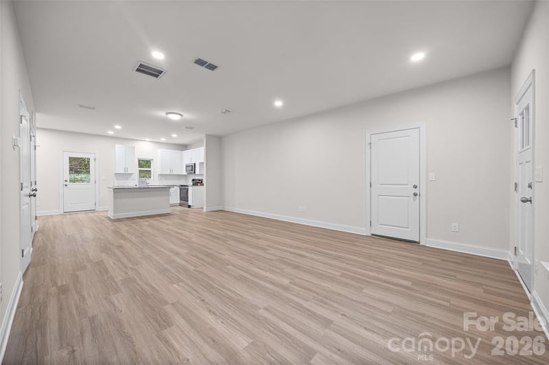 608 W Lewis St, Dallas, NC 28034