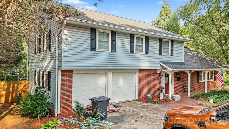 731 Club Dr, Statesville, NC 28677