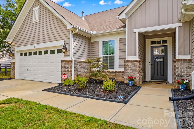 111 Paradise Hills Cir, Mooresville, NC 28115