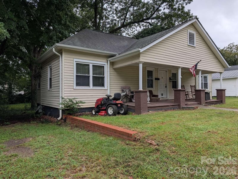327 Aycock St NE, Concord, NC 28025