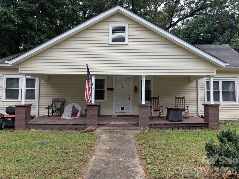 327 Aycock St NE, Concord, NC 28025
