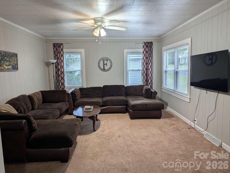 327 Aycock St NE, Concord, NC 28025