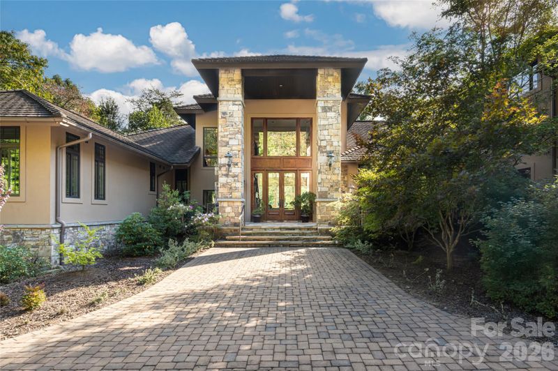 1989 White Tree Trl, Arden, NC 28704