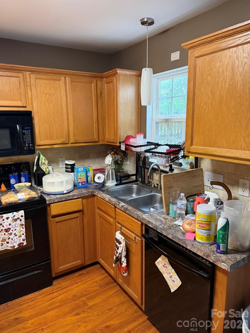 2320 Chantilly Ct, Kannapolis, NC 28081