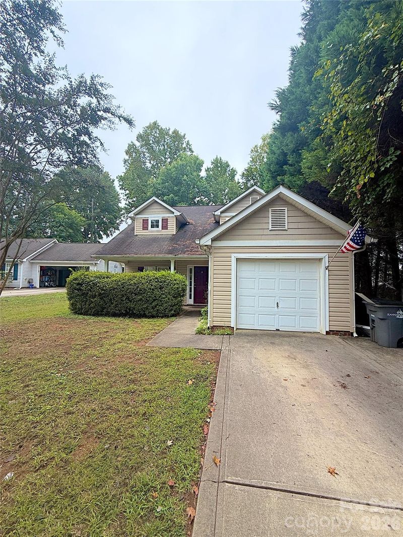 2320 Chantilly Ct, Kannapolis, NC 28081
