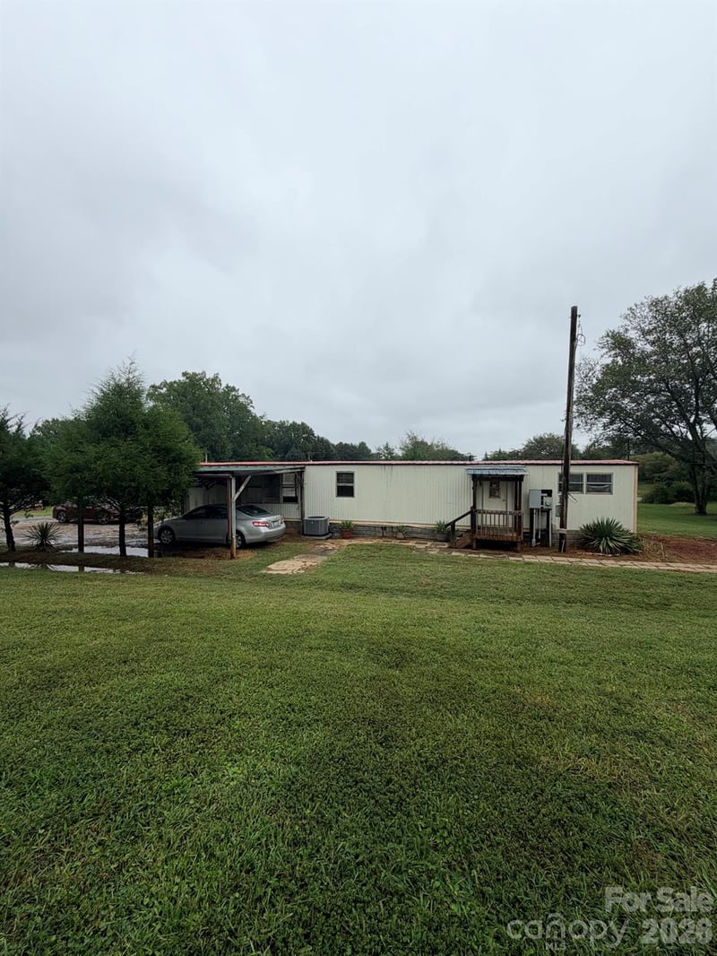 125 Deerfield Ln, Statesville, NC 28677