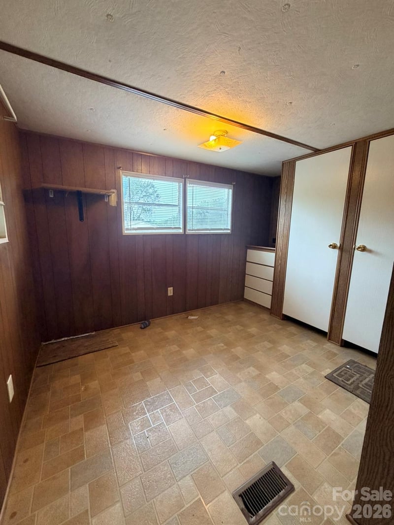 125 Deerfield Ln, Statesville, NC 28677