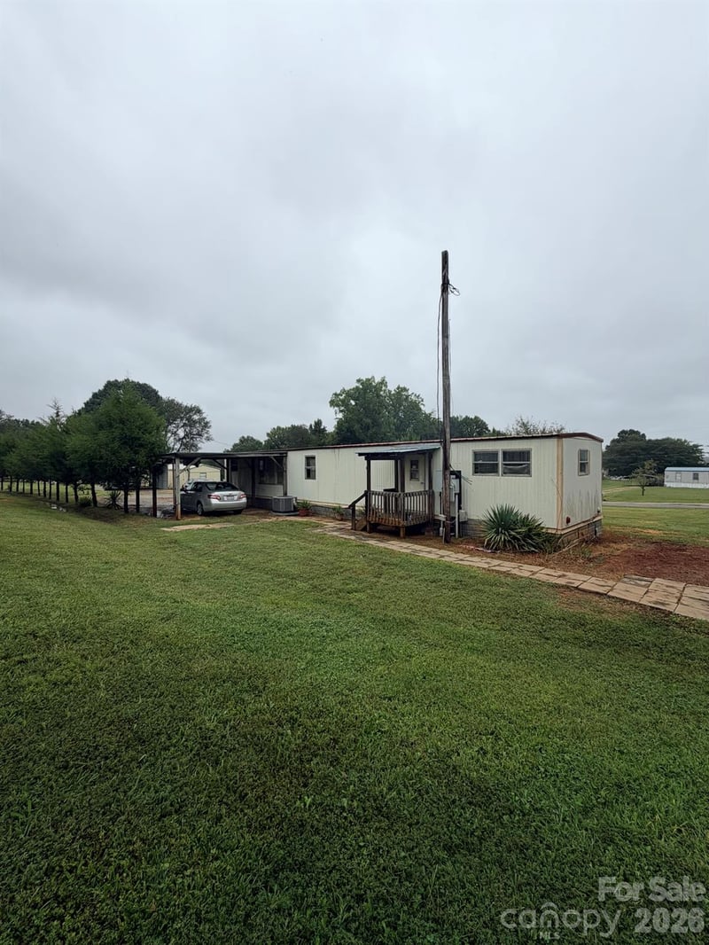125 Deerfield Ln, Statesville, NC 28677