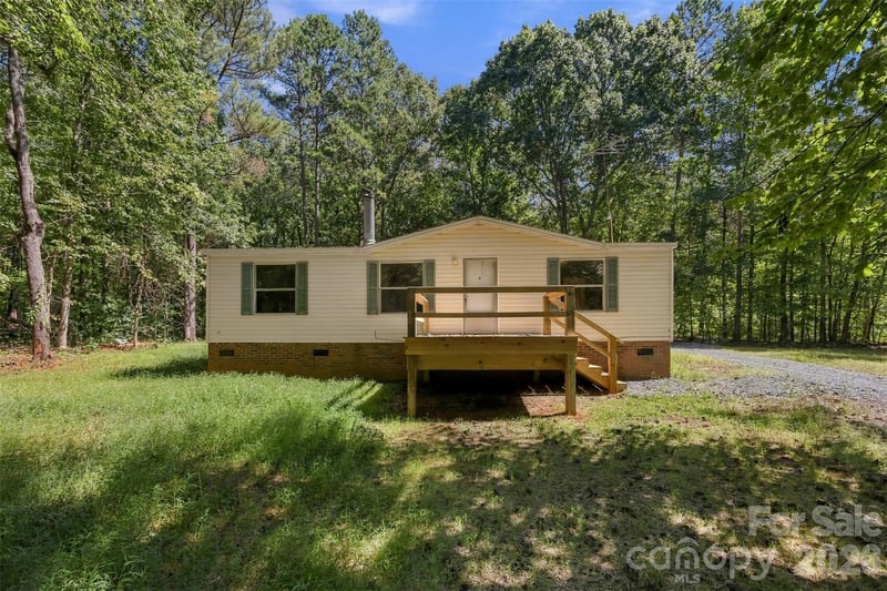 1325 Smith Woods Ln, Hickory Grove, SC 29717