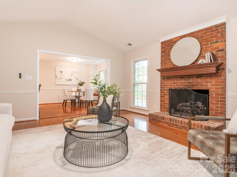 1207 Matthews Plantation Dr, Matthews, NC 28105