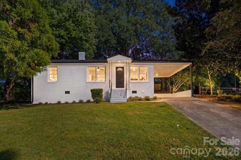 2700 Douglas Dr, Gastonia, NC 28054