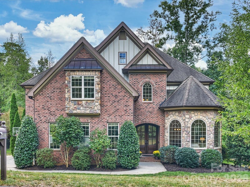 3823 Lakeside Dr, Charlotte, NC 28270