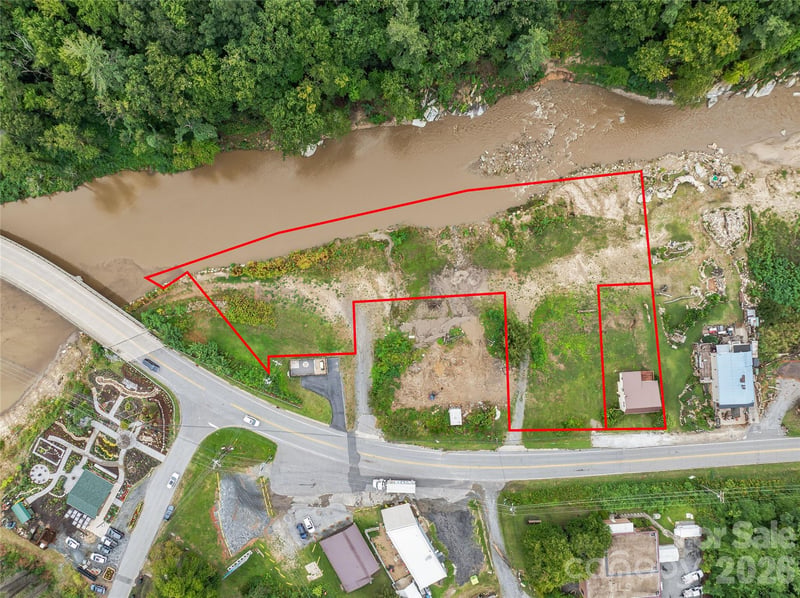 3127 Memorial Hw, Lake Lure, NC 28746