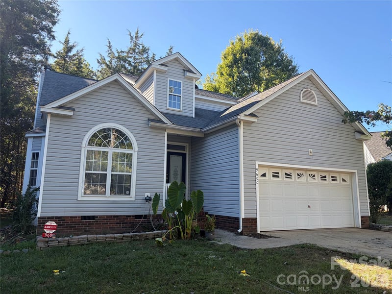 9600 Veronica Dr, Charlotte, NC 28215
