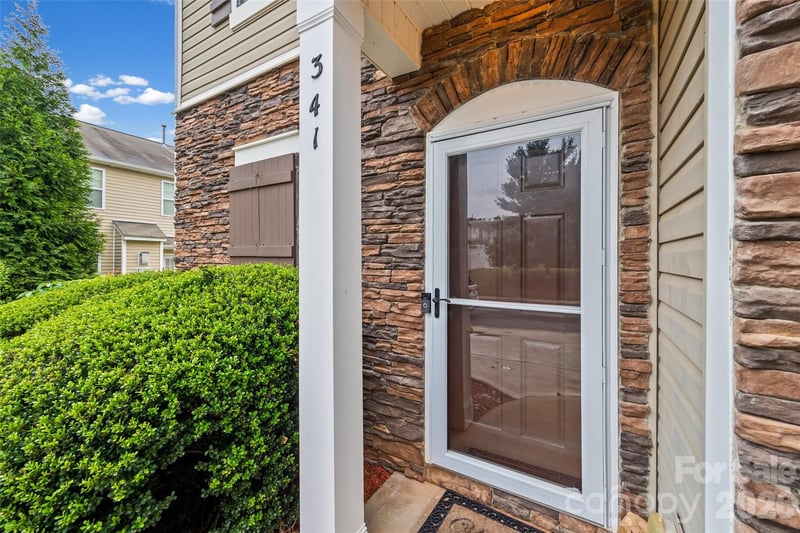 341 Sandy Spring Ln, Lake Wylie, SC 29710