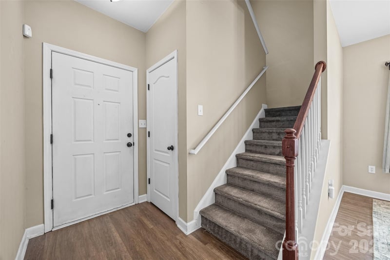 341 Sandy Spring Ln, Lake Wylie, SC 29710