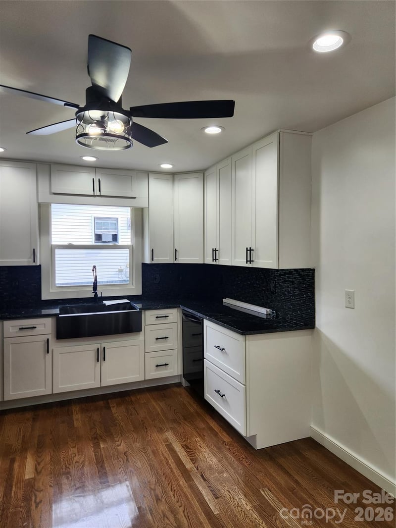 71 Hornot Cir, Asheville, NC 28806