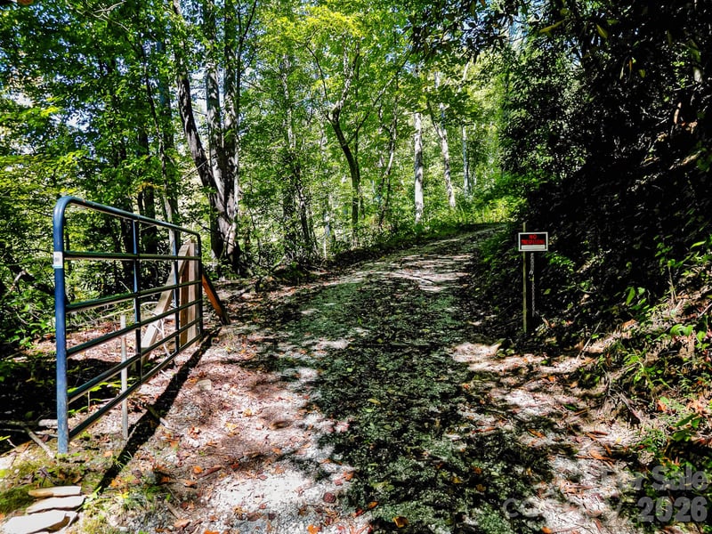 172 Rocky Top Ridge Dr, Fletcher, NC 28732