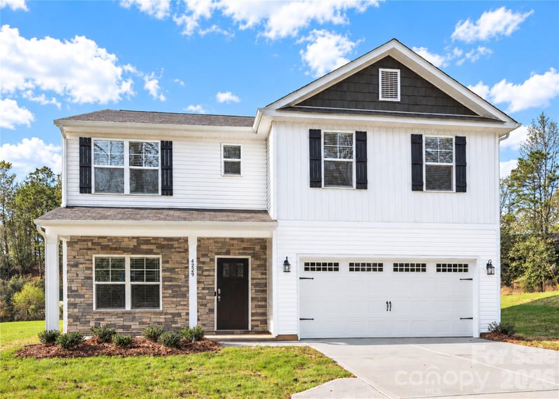 2239 Dardan Woods Dr, Charlotte, NC 28215