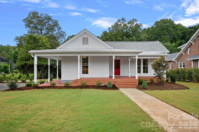 705 N Main St, Davidson, NC 28036